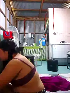 Snapshot of XxxHotCouples4u chatting on 11/05/25, 11:49 XxxHotCouples4u online show from 11/05/25, 11:49