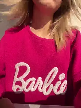 Snapshot of -cicek chatting on 12/14/25, 10:31 -cicek online show from 12/14/25, 10:31