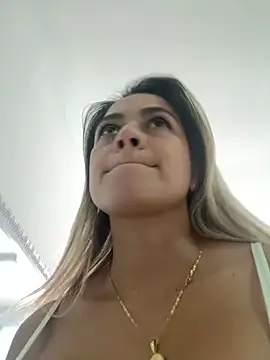 Snapshot of valentina_herrrera chatting on 03/10/26, 04:23 valentina herrrera online show from 03/10/26, 04:23