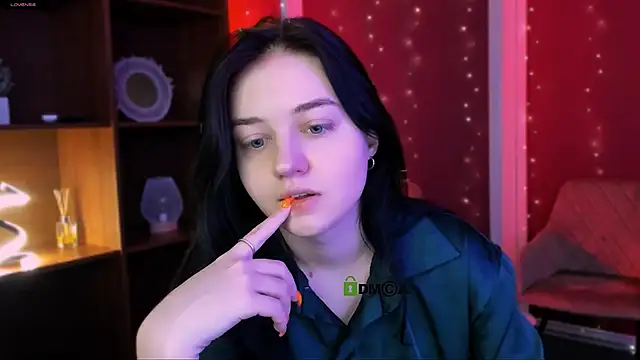 miki ti online show from 12/01/25, 05:56