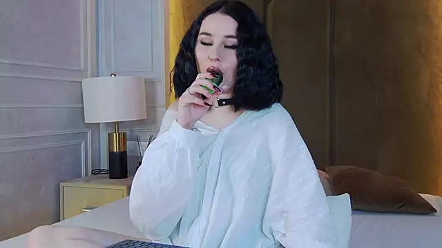 AliceLune online show from 11/27/25, 02:30