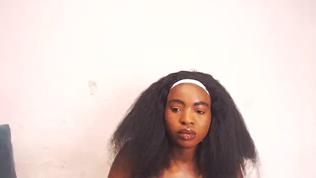 Snapshot of TallEbonyBabe chatting on 02/08/26, 04:05 TallEbonyBabe online show from 02/08/26, 04:05