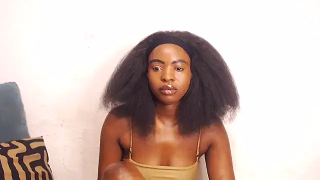 Snapshot of TallEbonyBabe chatting on 02/10/26, 04:27 TallEbonyBabe online show from 02/10/26, 04:27