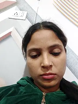 Snapshot of Anshika1431 chatting on 11/18/25, 03:45 Anshika1431 online show from 11/18/25, 03:45