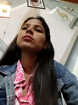 Snapshot of Anshika1431 chatting on 11/24/25, 03:39 Anshika1431 online show from 11/24/25, 03:39