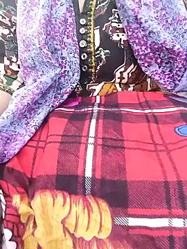 Snapshot of Anshika1431 chatting on 12/15/25, 08:18 Anshika1431 online show from 12/15/25, 08:18