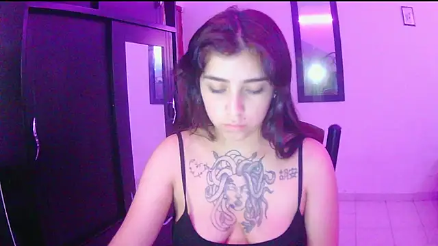 adri gomez1 online show from 11/29/25, 08:45