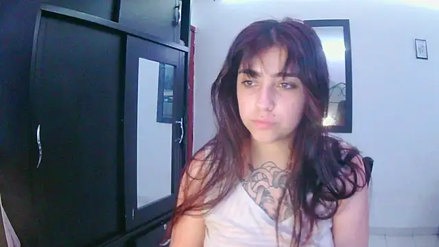 adri gomez1 online show from 12/04/25, 02:48