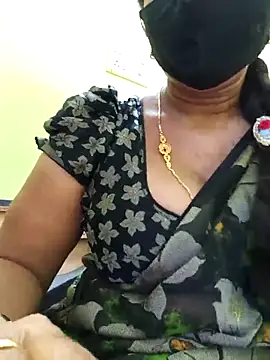 Snapshot of hot-telugu-queen chatting on 10/20/25, 08:15 hot-telugu-queen online show from 10/20/25, 08:15