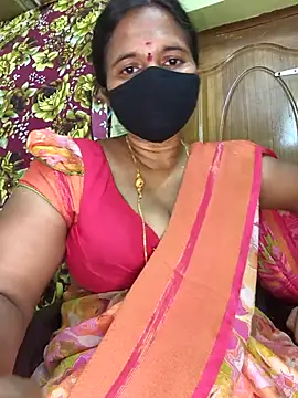 Snapshot of hot-telugu-queen chatting on 10/22/25, 07:19 hot-telugu-queen online show from 10/22/25, 07:19