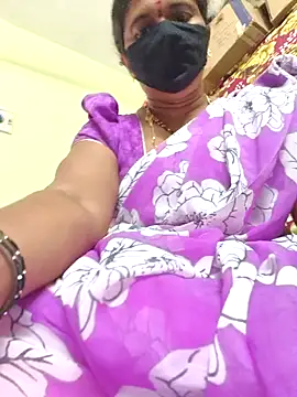 Snapshot of hot-telugu-queen chatting on 10/24/25, 07:38 hot-telugu-queen online show from 10/24/25, 07:38