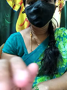 Snapshot of hot-telugu-queen chatting on 11/15/25, 05:49 hot-telugu-queen online show from 11/15/25, 05:49