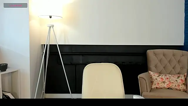 Snapshot of NilsaLenling chatting on 10/17/25, 08:39 NilsaLenling online show from 10/17/25, 08:39