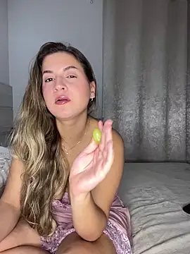 Snapshot of solmartins chatting on 11/28/25, 12:13 solmartins online show from 11/28/25, 12:13