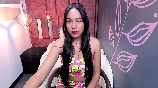 Snapshot of Rachel__Jonees chatting on 10/22/25, 12:05 Rachel  Jonees online show from 10/22/25, 12:05