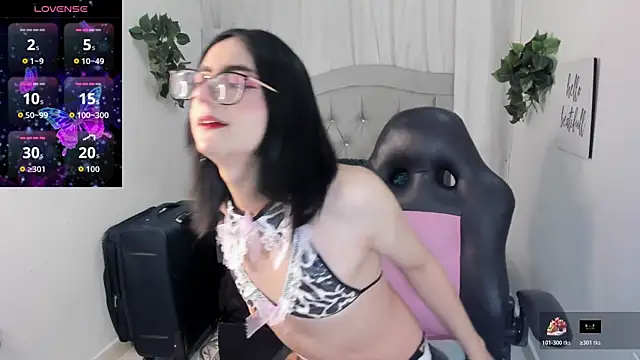 Snapshot of Noah_Cherry chatting on 12/13/25, 11:32 Noah Cherry online show from 12/13/25, 11:32