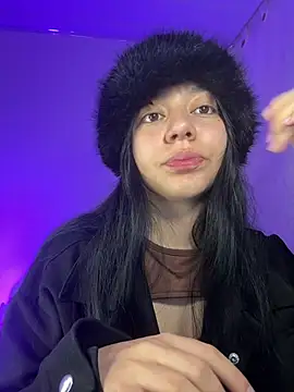 Snapshot of Midori_rosse chatting on 04/22/26, 01:41 Midori rosse online show from 04/22/26, 01:41