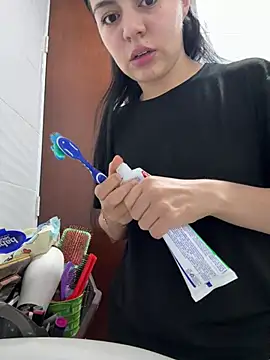 Snapshot of Midori_rosse chatting on 05/10/26, 08:25 Midori rosse online show from 05/10/26, 08:25