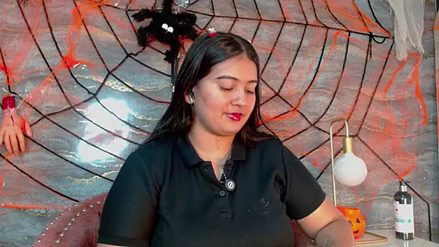 lilithst  online show from 10/24/25, 09:22