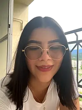 Snapshot of Julietalcl chatting on 10/24/25, 09:11 Julietalcl online show from 10/24/25, 09:11