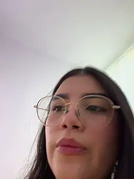 Snapshot of Julietalcl chatting on 11/05/25, 09:15 Julietalcl online show from 11/05/25, 09:15