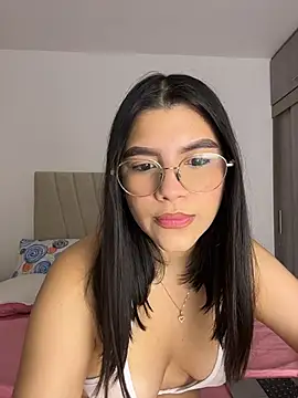 Snapshot of Julietalcl chatting on 04/04/26, 09:07 Julietalcl online show from 04/04/26, 09:07