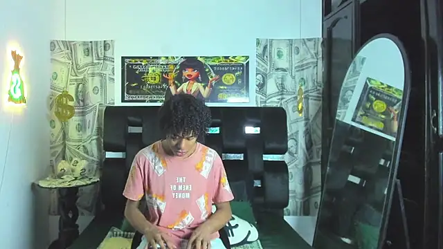 Snapshot of Latin_Femboy13 chatting on 10/17/25, 07:27 Latin Femboy13 online show from 10/17/25, 07:27