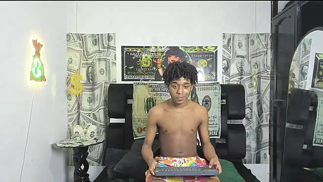 Snapshot of Latin_Femboy13 chatting on 10/18/25, 09:48 Latin Femboy13 online show from 10/18/25, 09:48