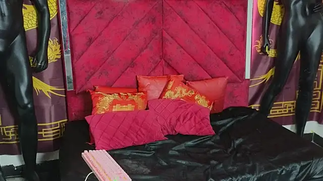 Snapshot of Latin_Femboy13 chatting on 10/28/25, 07:49 Latin Femboy13 online show from 10/28/25, 07:49