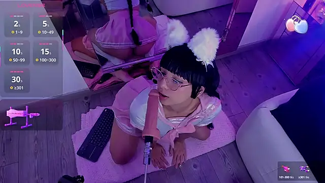 michelle cutee  online show from 11/29/25, 08:45