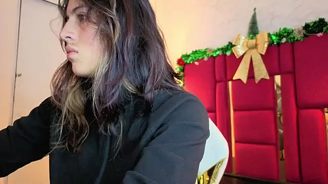 moon winy online show from 12/18/25, 11:16