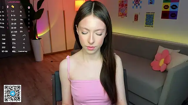 Yasmin Kass online show from 04/03/26, 06:33