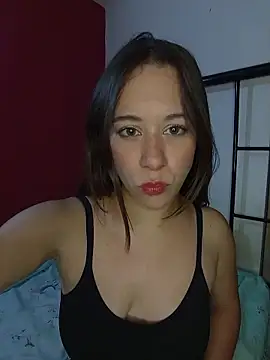 Snapshot of SweetKylie chatting on 10/19/25, 04:46 SweetKylie online show from 10/19/25, 04:46