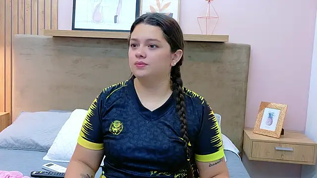 Tessa Stone online show from 02/11/26, 01:43