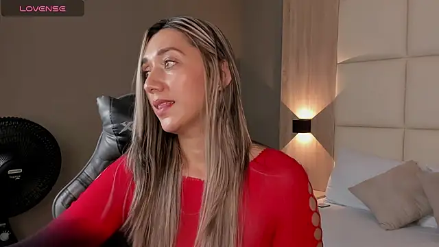 karlyy  online show from 11/20/25, 02:12