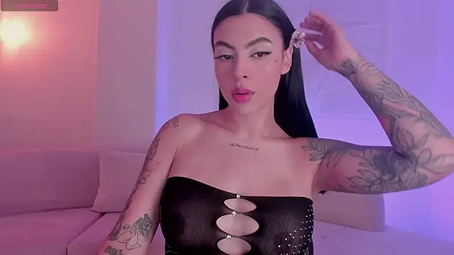 Snapshot of ChristineFord_ chatting on 10/31/25, 12:50 ChristineFord online show from 10/31/25, 12:50