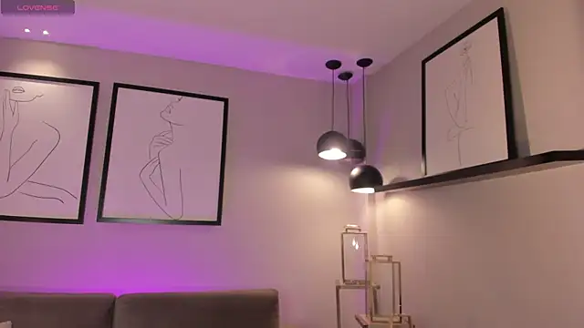 Snapshot of ChristineFord_ chatting on 12/15/25, 12:31 ChristineFord online show from 12/15/25, 12:31