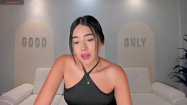 Snapshot of ScarlettBlaze_ chatting on 05/04/26, 12:01 ScarlettBlaze online show from 05/04/26, 12:01