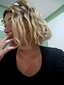 SalomeCoopeer online show from 10/21/25, 12:17