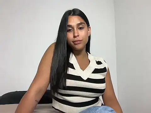 Snapshot of sofialaurentxoxo chatting on 10/16/25, 12:22 sofialaurentxoxo online show from 10/16/25, 12:22