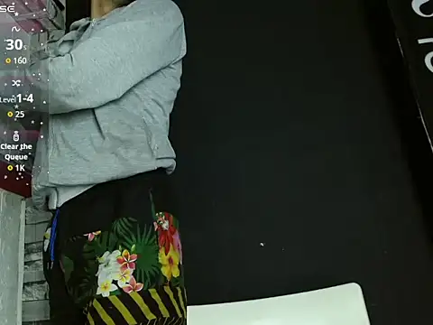 Snapshot of pether_hairy chatting on 12/04/25, 04:22 pether hairy online show from 12/04/25, 04:22