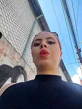 BiancaLuxor  online show from 11/17/25, 04:24