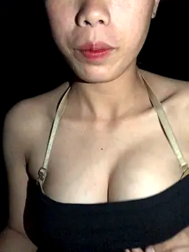 Snapshot of Lily-2k chatting on 10/27/25, 01:26 Lily-2k online show from 10/27/25, 01:26