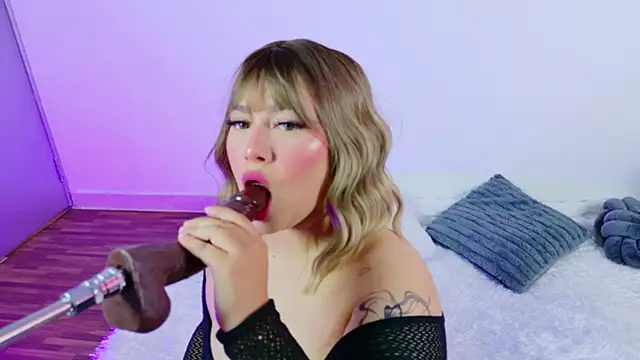 Celesttebloom   online show from 10/28/25, 05:48