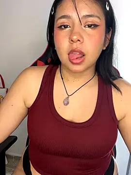 Snapshot of _Bella_7 chatting on 11/15/25, 03:04 Bella 7 online show from 11/15/25, 03:04