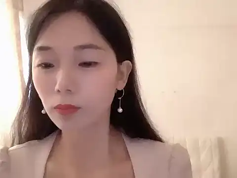 Snapshot of Keke-Baby170 chatting on 10/24/25, 06:43 Keke-Baby170 online show from 10/24/25, 06:43