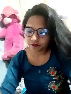 Vanshika1432 online show from 10/24/25, 04:53