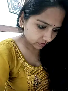 Vanshika1432 online show from 10/25/25, 05:40