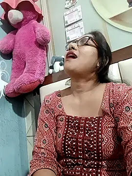 Vanshika1432 online show from 11/05/25, 01:55