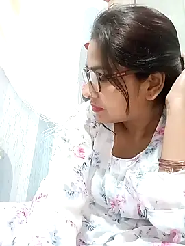 Vanshika1432 online show from 11/06/25, 04:57